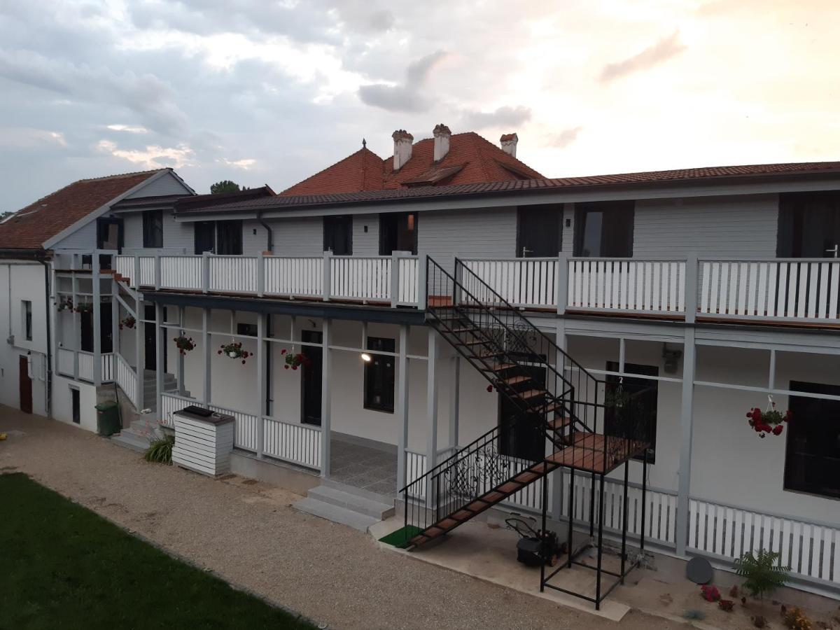 Casa J. Gusbeth Apartamento Braşov Exterior foto